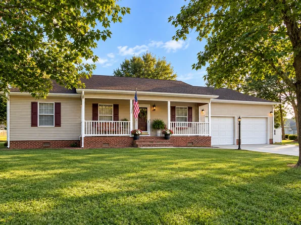126 Salem Meadow Dr, Statesville, NC 28625