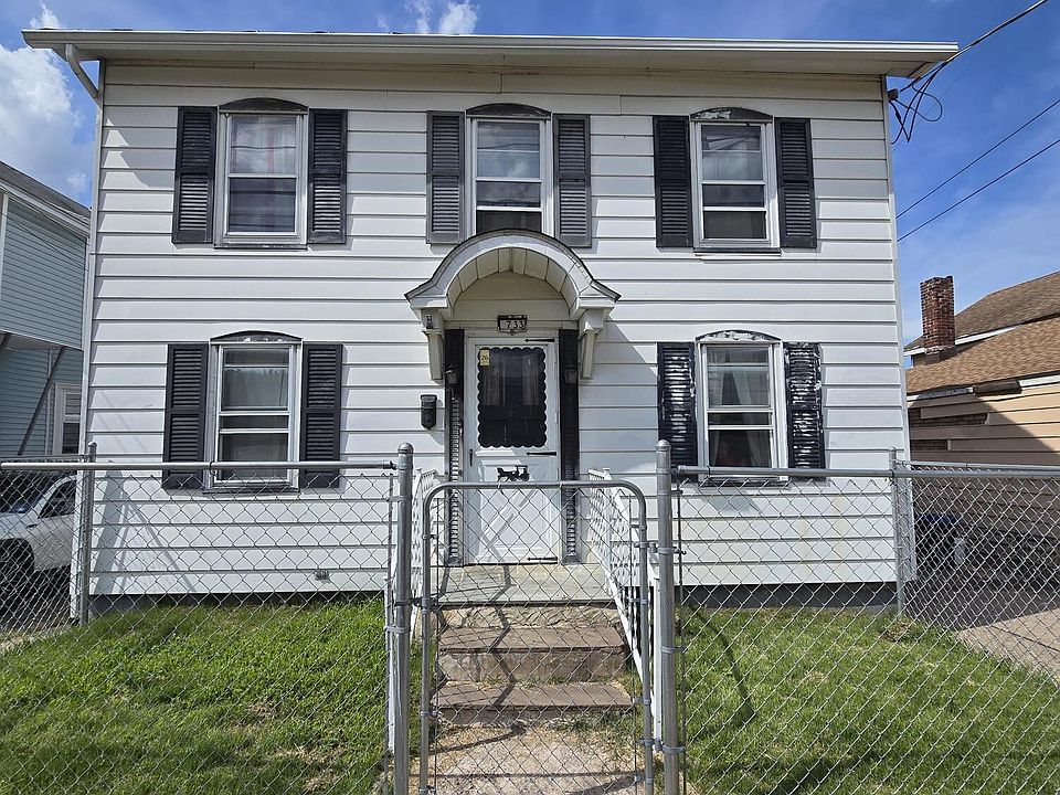 1st image of 733 Main St