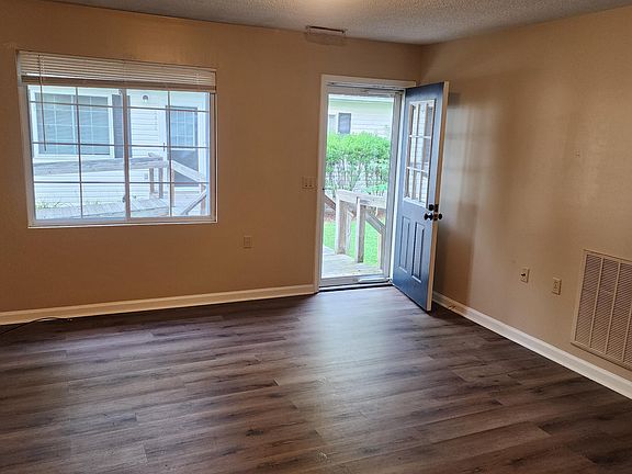 2nd image of 2816 Broad St #2816