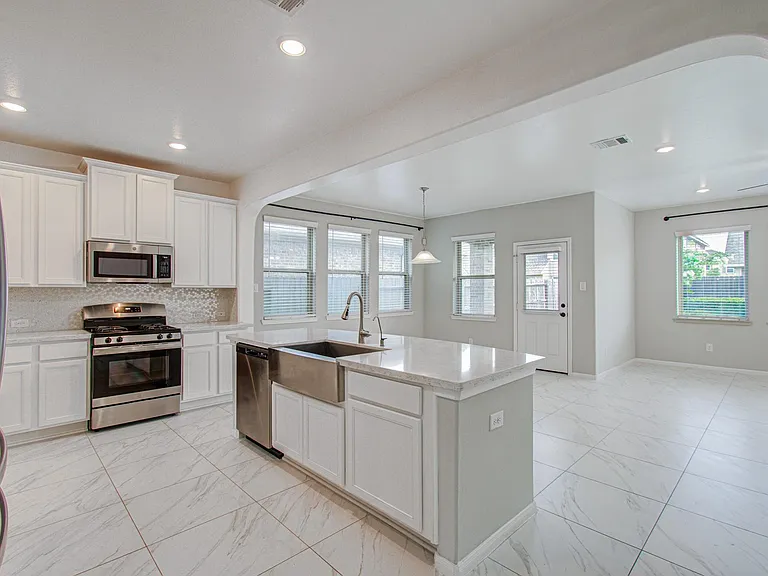 3014 Roberta Sue Dr — Photo 12