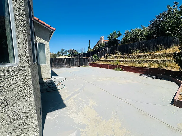 2210 Southwood Dr — Photo 21