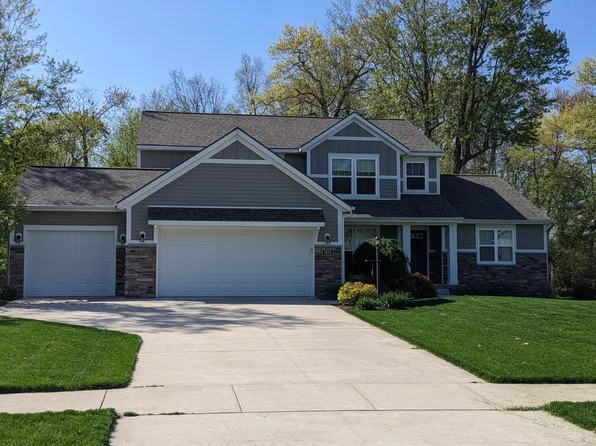 7474 Panners Ln NE, Rockford, MI 49341