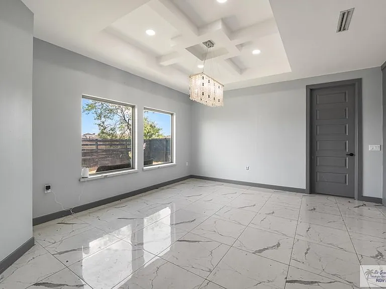 5874 Abbey Ct — Photo 7