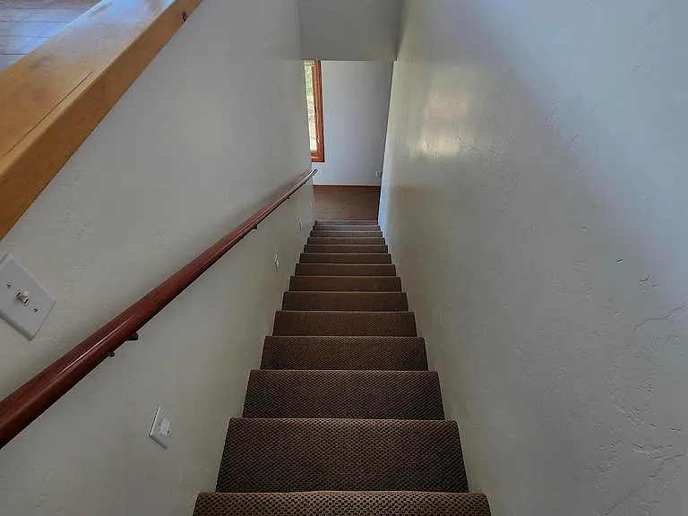 461 Manzanita Dr — Photo 18