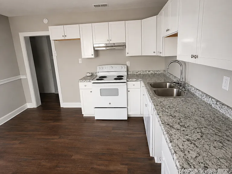 4011 Marion Ave — Photo 14