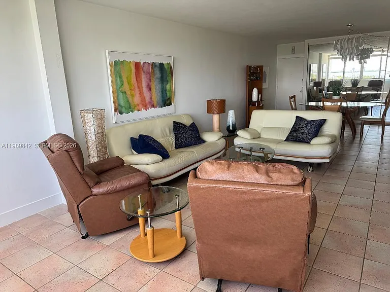 5005 Collins Ave #1404 — Photo 10