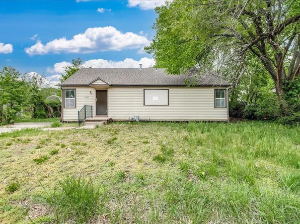 2611 N Shadybrook Ln, Wichita, KS 67214