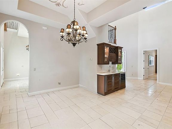 5th image of 755 Cranes Ct