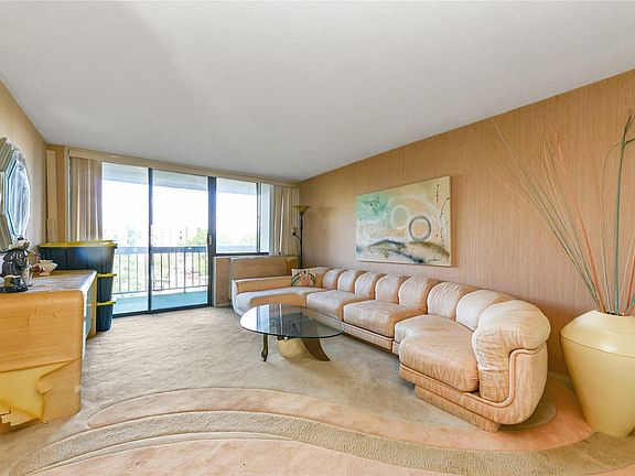 2nd image of 2 Bay Club Dr APT 5P