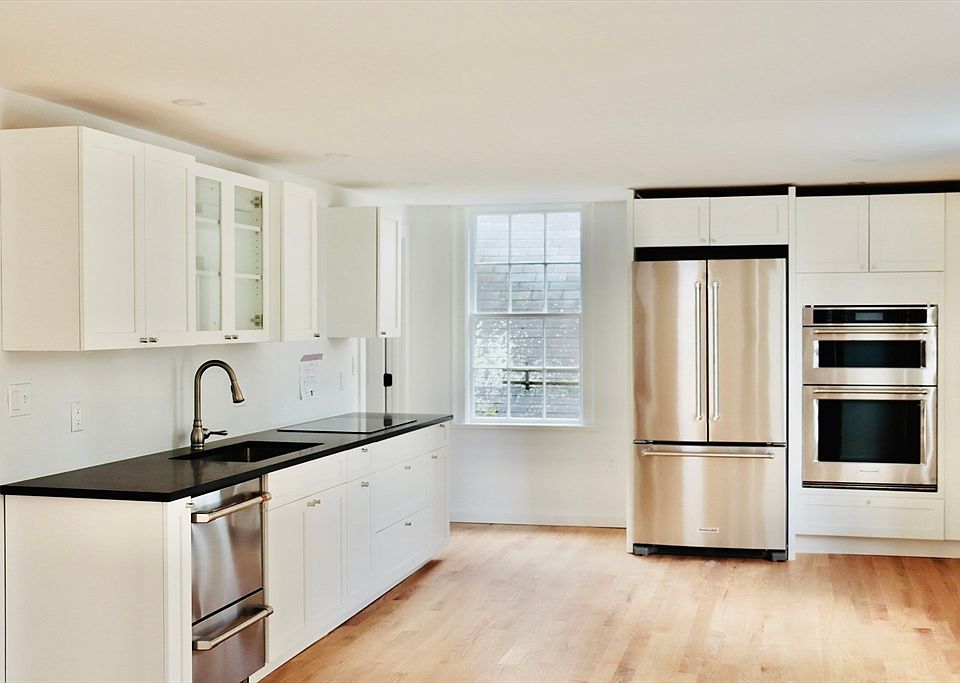 1st image of 14 Lynde St #2