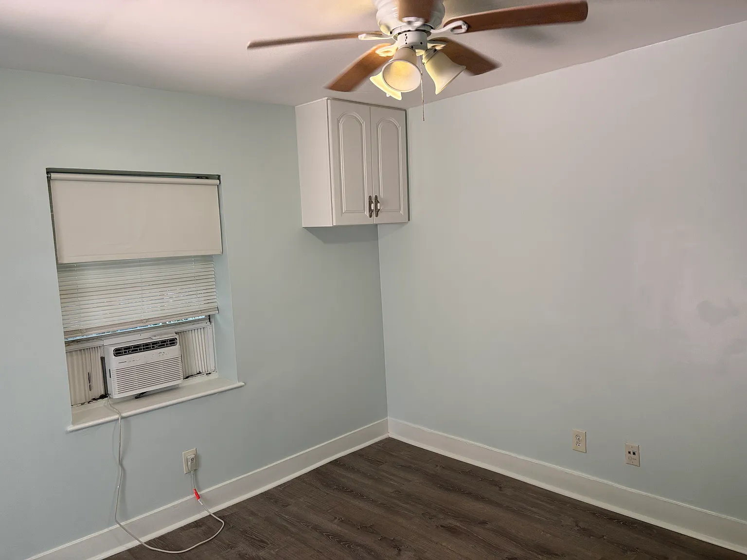 806 Thomas St — Photo 3