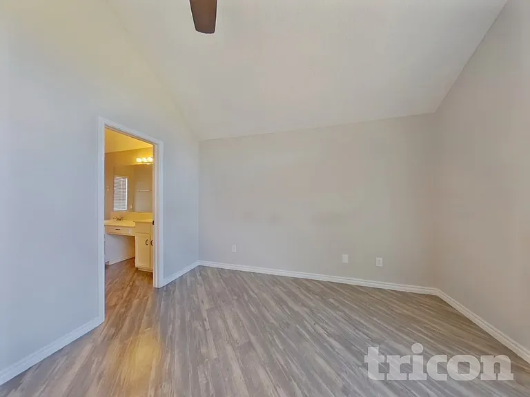 1233 Clear Creek Dr — Photo 7