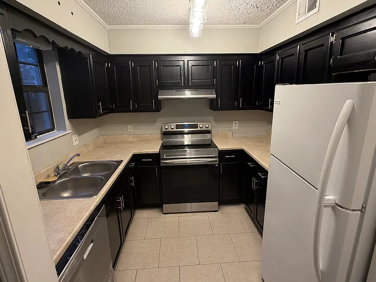 15864 S Sanderland Ave #1 — Photo 7