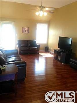 3rd image of 317 Maple Park Dr