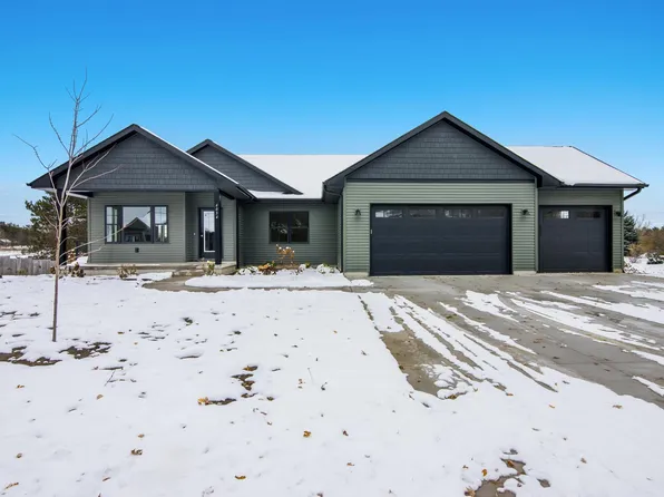 4054 Center Farm Ln, Traverse City, MI 49685