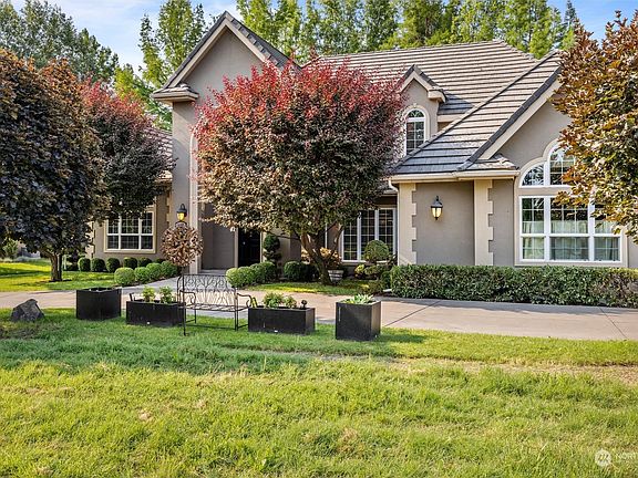 2nd image of 2200 Crosshaven Drive