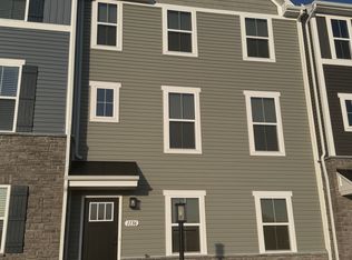 1136 Olivia Dr N, Oakdale, PA 15071