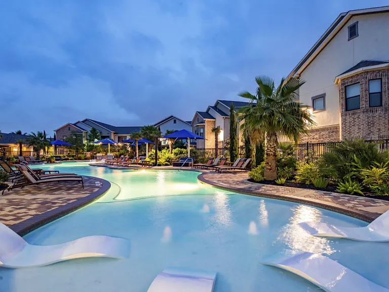 Cortland Avion Shadow Creek — Photo 18