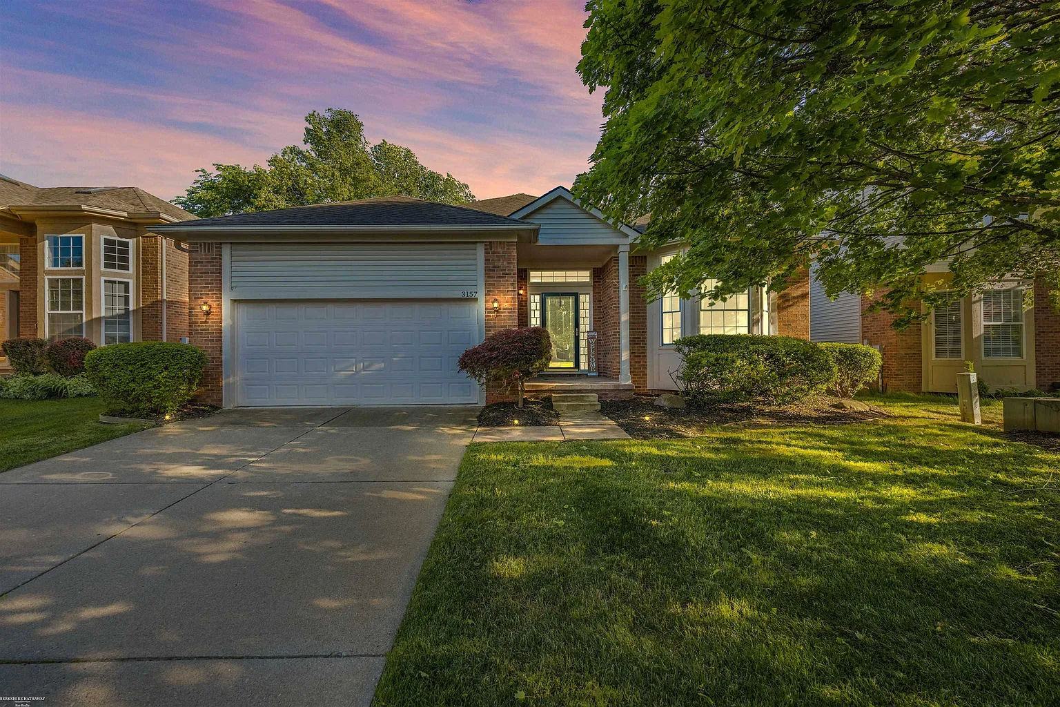 3157 Silverbrook Dr photo 1