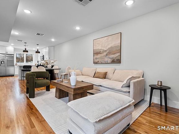 4th image of 22 a Merritt Avenue
