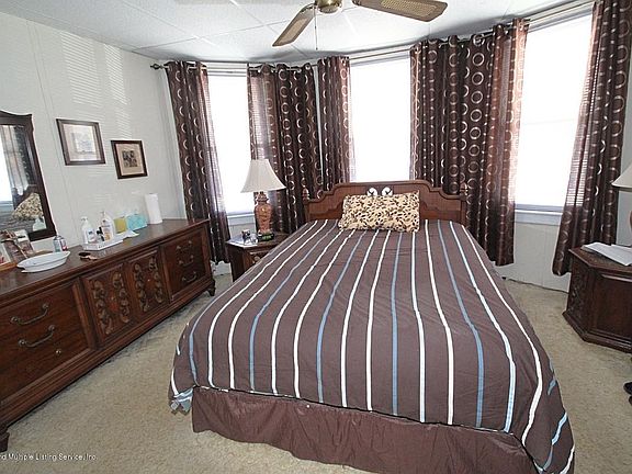 4th image of 15 Rosewood Pl