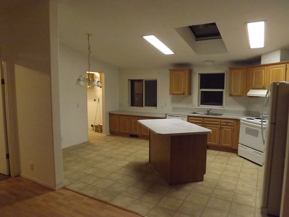 1st image of 1326 W 15th St