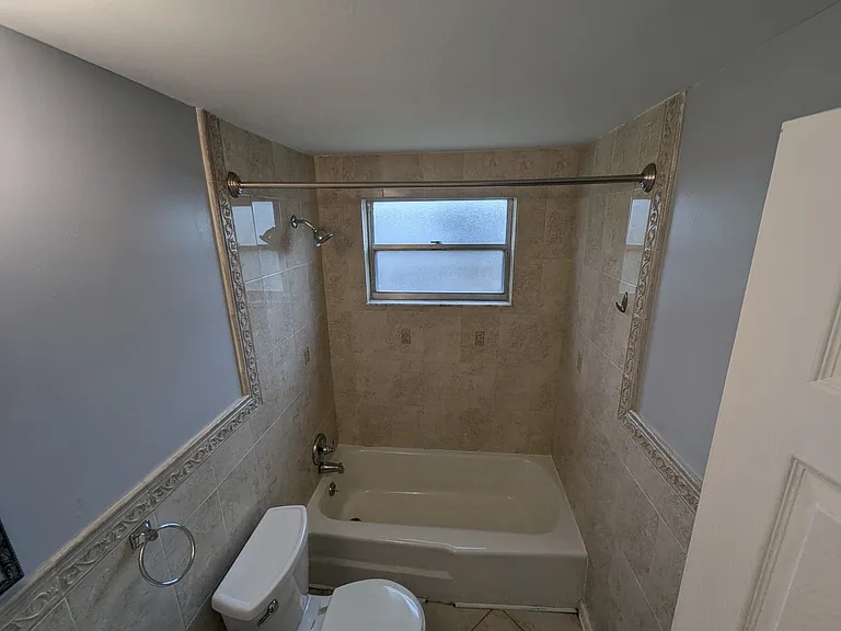 4906A 21st St W — Photo 32