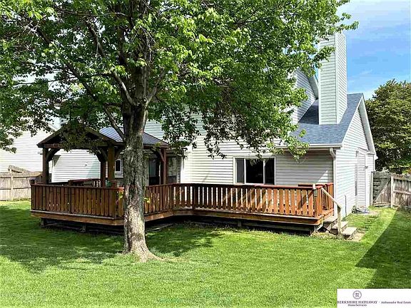 5th image of 703 Joseph Dr