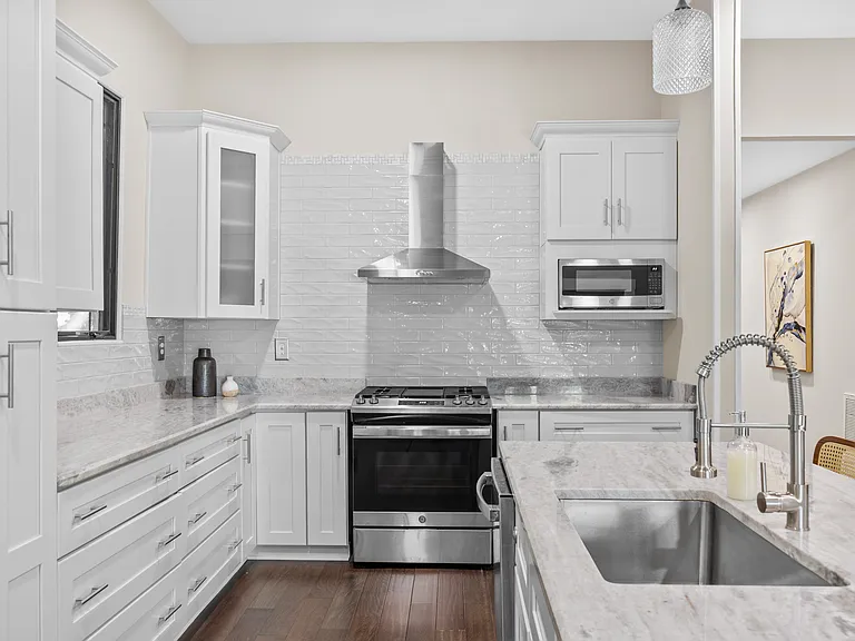 1306 E Gonzalez St #B — Photo 7
