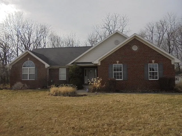 2201 N Wicklow Dr photo 1