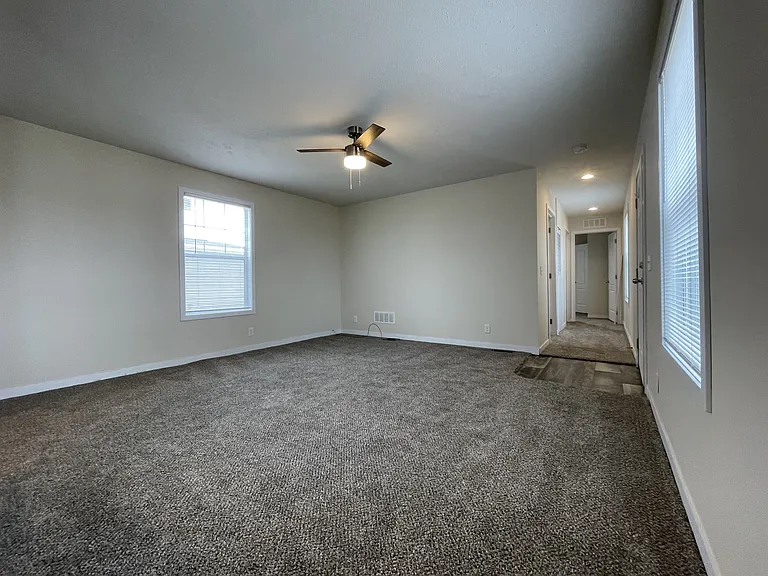 7204 E Grand River Ave — Photo 21