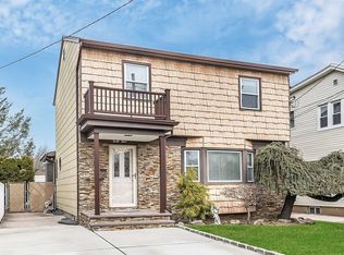41 West Ave, Malverne, NY 11565