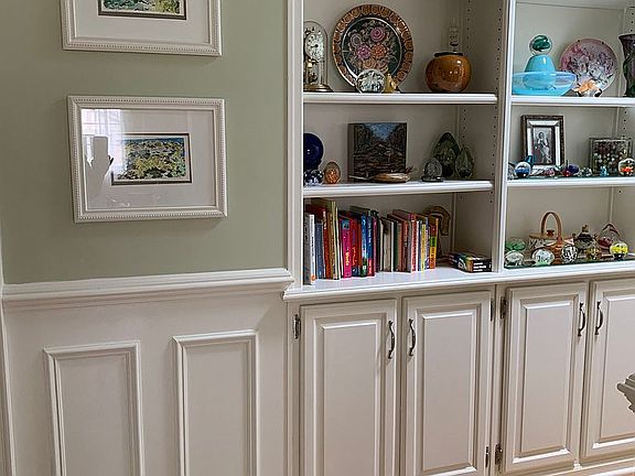 Built in bookcase wainscott