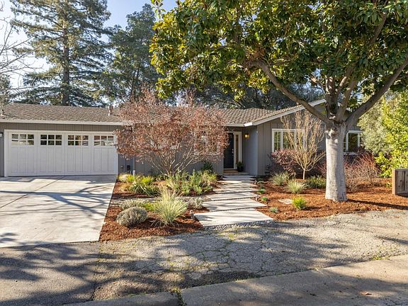 4th image of 1395 Delfino Way