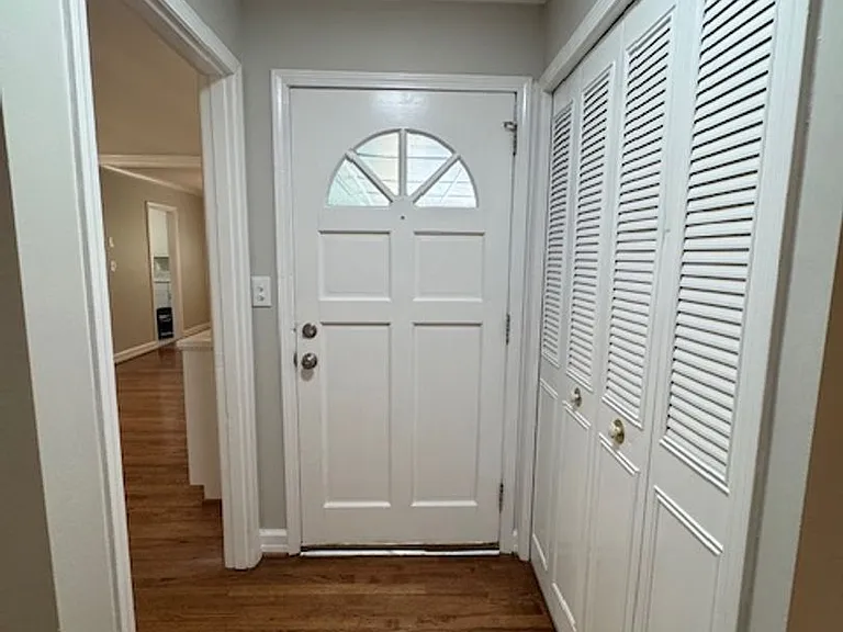 411 Croft St — Photo 21