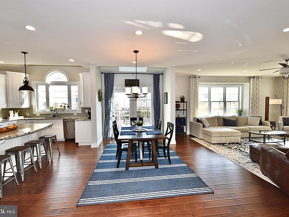 5th image of 5863 Waterloo Bridge Cir