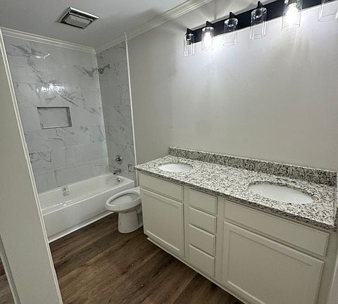 3rd image of 213 Vinwood Rd
