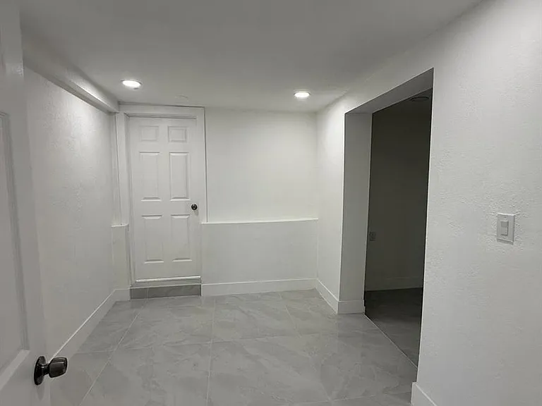 4400 SW 36th St — Photo 2