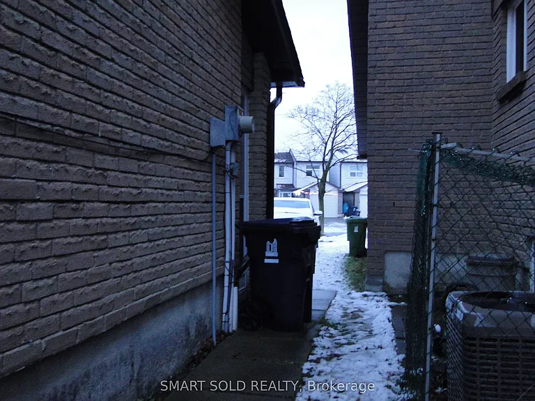 54 Muirlands Dr #BASEMENT — Photo 16