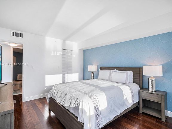 5th image of 1900 Sunset Harbour Dr Suite 1012