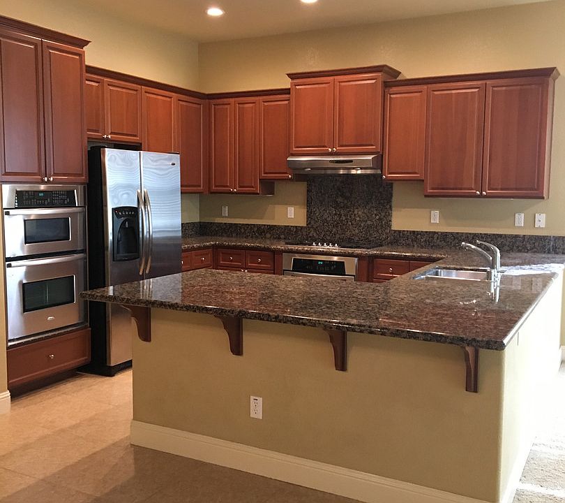 1st image of 833 Hildebrand Cir