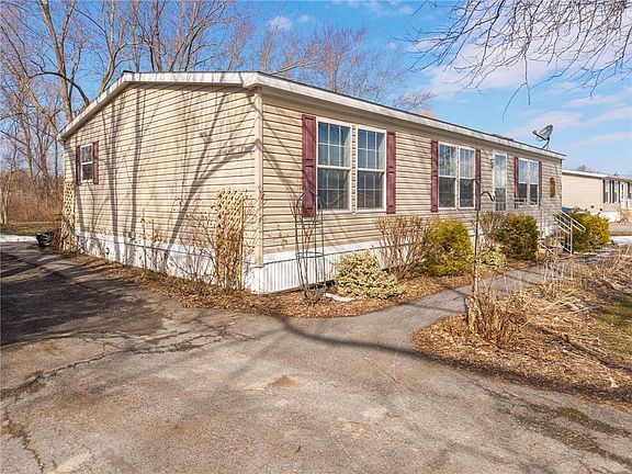 4th image of 105 Pewter Ln #31