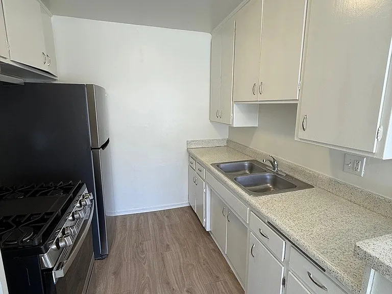 21809 Lanark — Photo 3