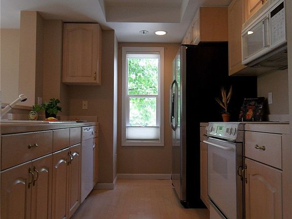 3rd image of 11011 NE 12th St Unit 206