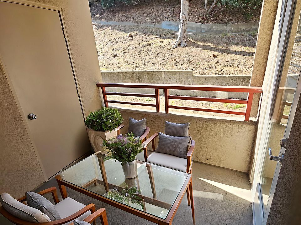 Balcony - virtual staging
