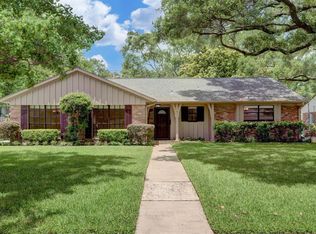 9614 Meadowglen Ln, Houston, TX 77063