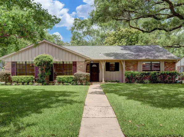 9614 Meadowglen Ln, Houston, TX 77063