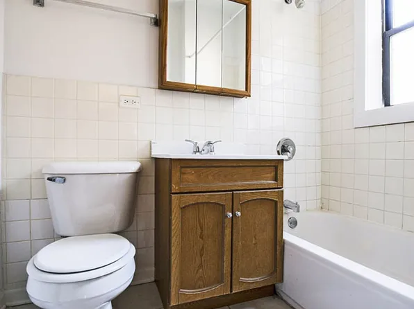 7417-25 S Phillips 2444 E 74th Place Chicago, IL 60649