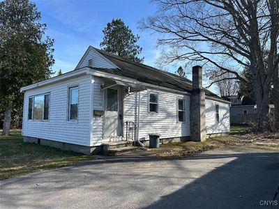 26 Chestnut St, New York Mills, NY, 13417