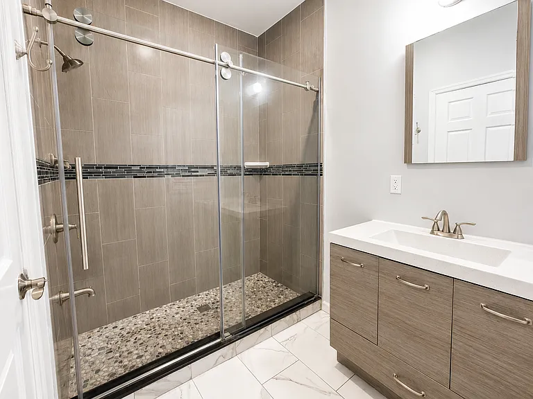 56 E 48th St #2 — Photo 9